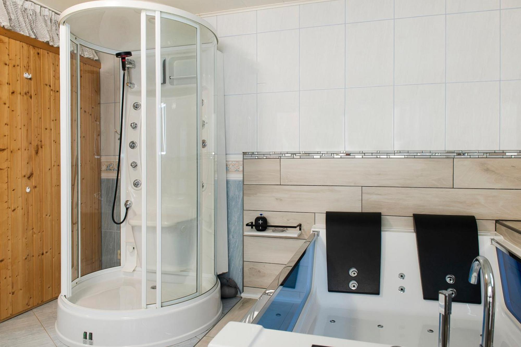 Spawo Mit Sauna Und Whirpool Pfullendorf Exterior foto